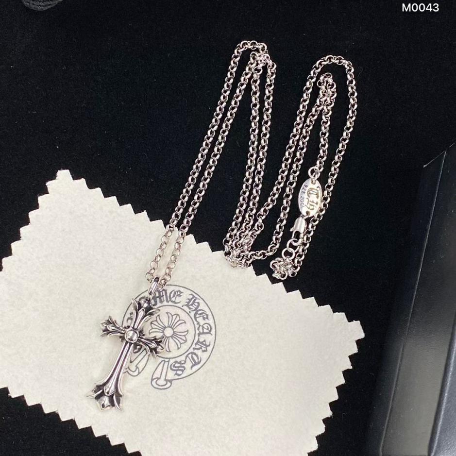 replica,repliche,fake,1:1,earrings,bracelet,ring,jewelry Collana con cuori cromati replica,repliche,fake,1:1,earrings,bracelet,ring,jewelry Collana con cuori cromati