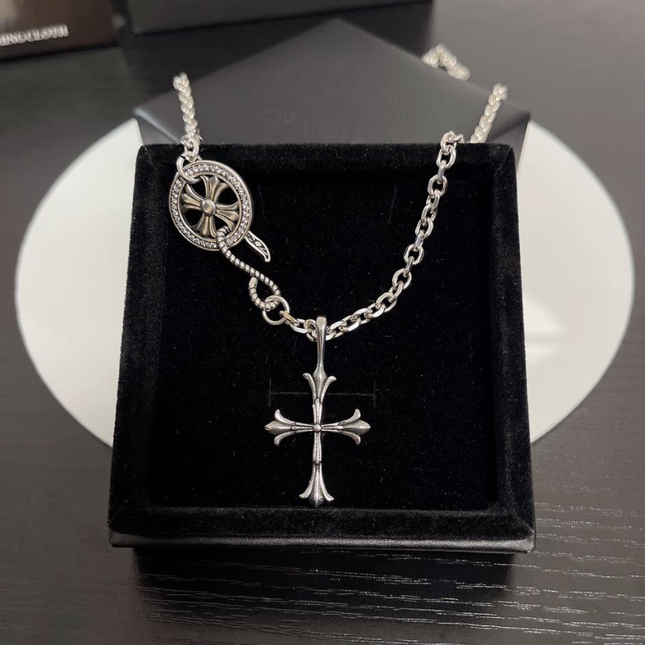 replica,repliche,fake,1:1,earrings,bracelet,ring,jewelry Collana con cuori cromati replica,repliche,fake,1:1,earrings,bracelet,ring,jewelry Collana con cuori cromati
