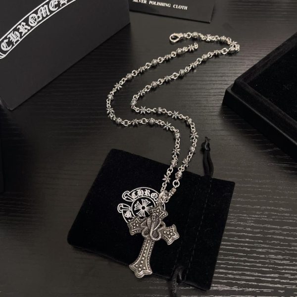 replica,repliche,fake,1:1,earrings,bracelet,ring,jewelry Collana con cuori cromati