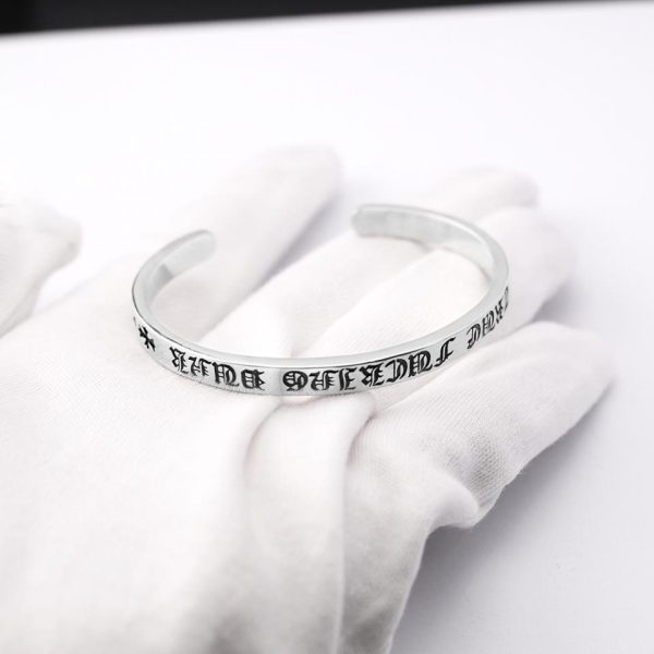 replica,repliche,fake,1:1,earrings,bracelet,ring,jewelry Bracciale aperto con cuori cromati