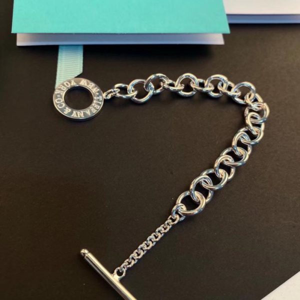 replica,repliche,fake,1:1,earrings,bracelet,ring,jewelry Bracciale grosso Tiffany con fibbia ad ardiglione