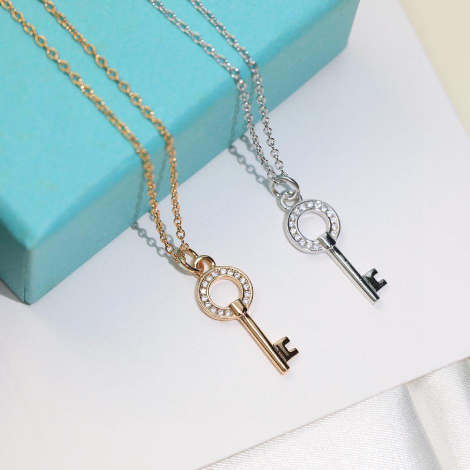 replica,repliche,fake,1:1,earrings,bracelet,ring,jewelry Collana chiave Tiffany