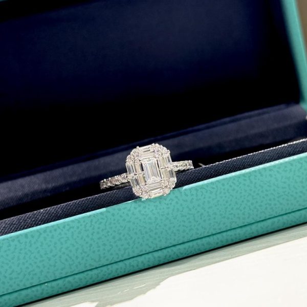 Anello con diamanti quadrati Tiffany