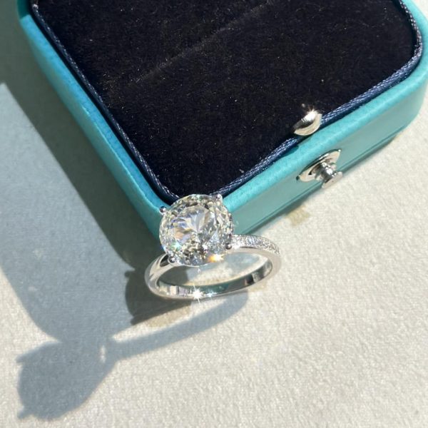 replica,repliche,fake,1:1,earrings,bracelet,ring,jewelry Anello con diamante rotondo Tiffany