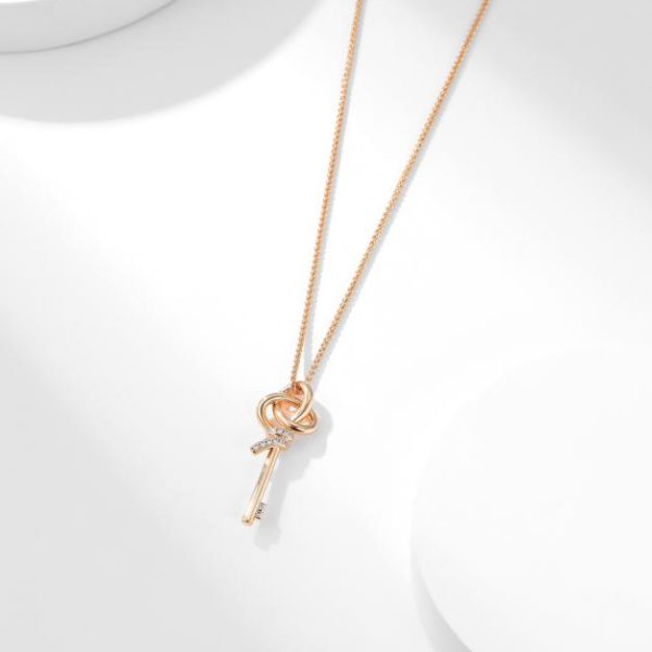replica,repliche,fake,1:1,earrings,bracelet,ring,jewelry Collana con chiave di diamanti della serie Tiffany Woven