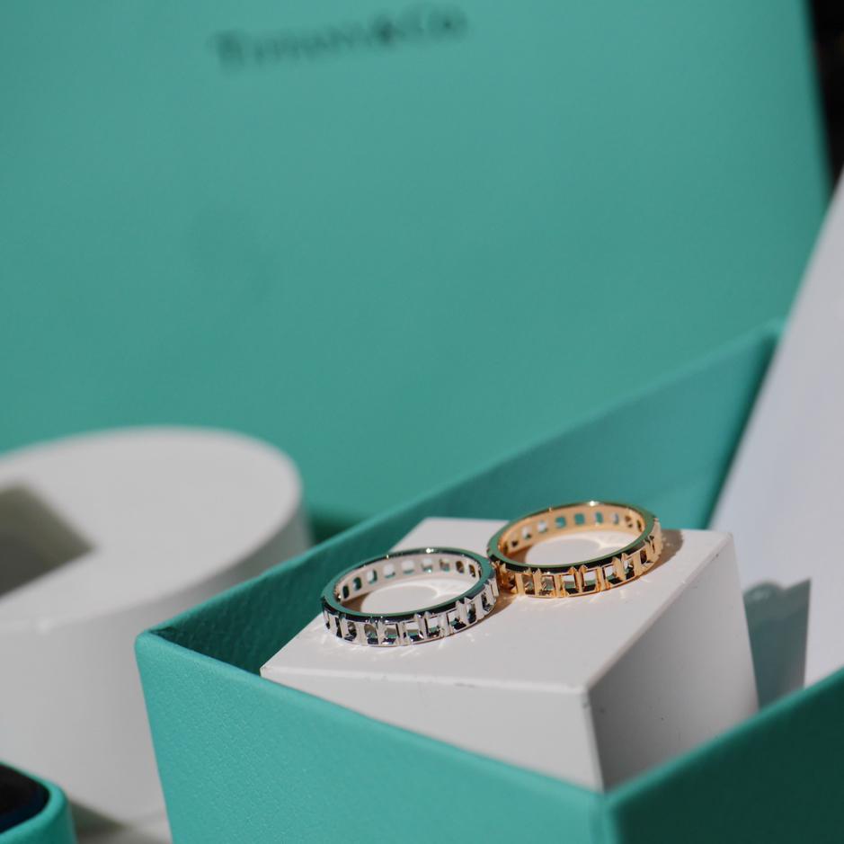 replica,repliche,fake,1:1,earrings,bracelet,ring,jewelry Anello vero Tiffany serie T replica,repliche,fake,1:1,earrings,bracelet,ring,jewelry Anello vero Tiffany serie T