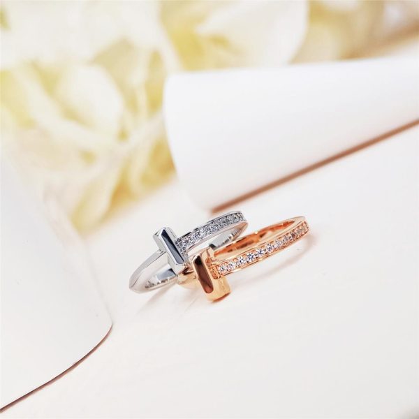 replica,repliche,fake,1:1,earrings,bracelet,ring,jewelry Anello T con mezzo diamante Tiffany