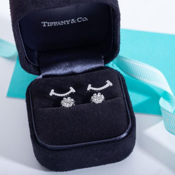 replica,repliche,fake,1:1,earrings,bracelet,ring,jewelry Orecchini a bottone con diamanti Tiffany T