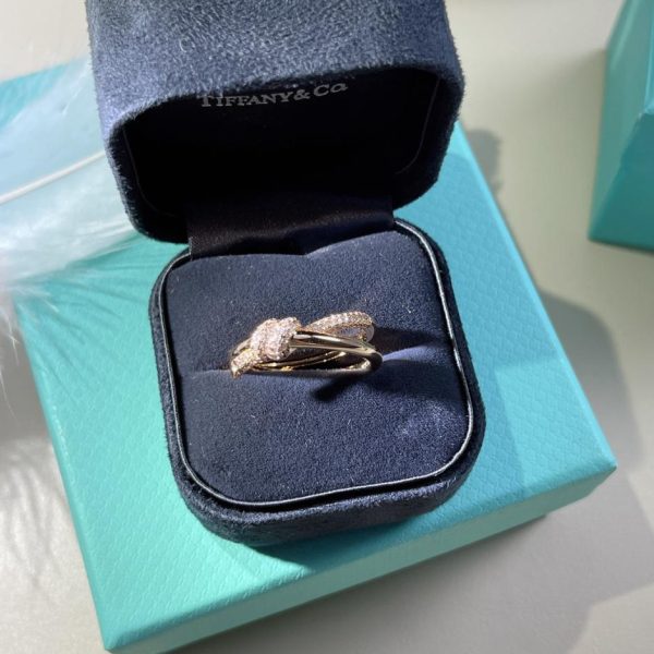 replica,repliche,fake,1:1,earrings,bracelet,ring,jewelry Anello a doppia fila con nodo Tiffany T