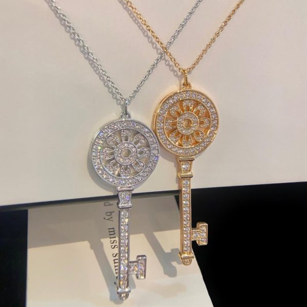 replica,repliche,fake,1:1,earrings,bracelet,ring,jewelry Collana grande Tiffany con girasole