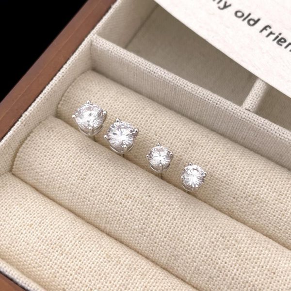 replica,repliche,fake,1:1,earrings,bracelet,ring,jewelry Orecchini solitari a quattro griffe Tiffany T
