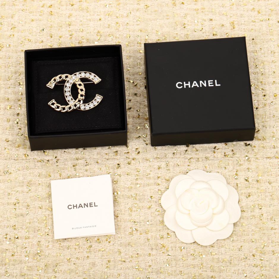 replica,repliche,fake,1:1,earrings,bracelet,ring,jewelry Spilla Chanel doppia C con catena di diamanti replica,repliche,fake,1:1,earrings,bracelet,ring,jewelry Spilla Chanel doppia C con catena di diamanti