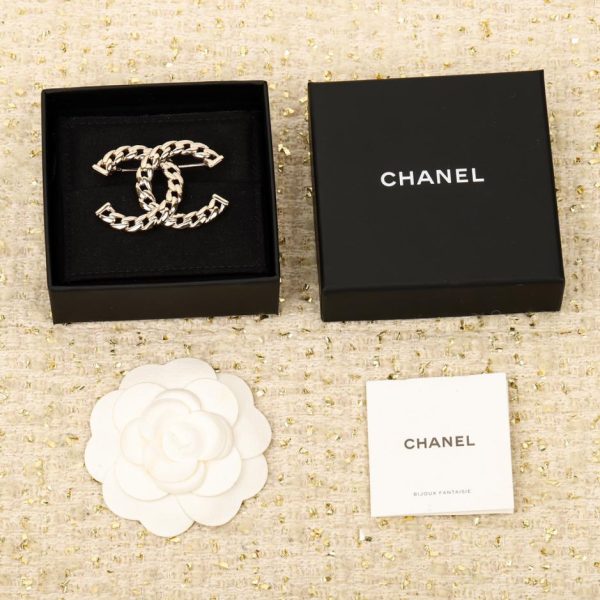 replica,repliche,fake,1:1,earrings,bracelet,ring,jewelry Spilla Chanel doppia C patchwork a catena