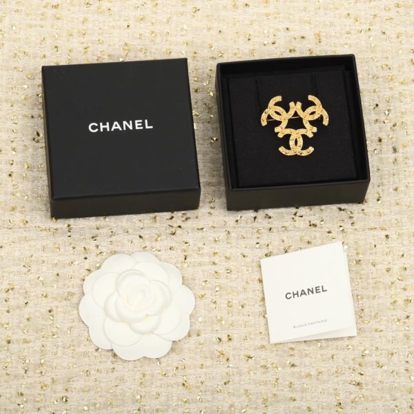 replica,repliche,fake,1:1,earrings,bracelet,ring,jewelry Spilla doppia C di Chanel