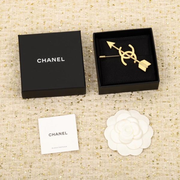 replica,repliche,fake,1:1,earrings,bracelet,ring,jewelry Spilla con freccia di Cupido di Chanel