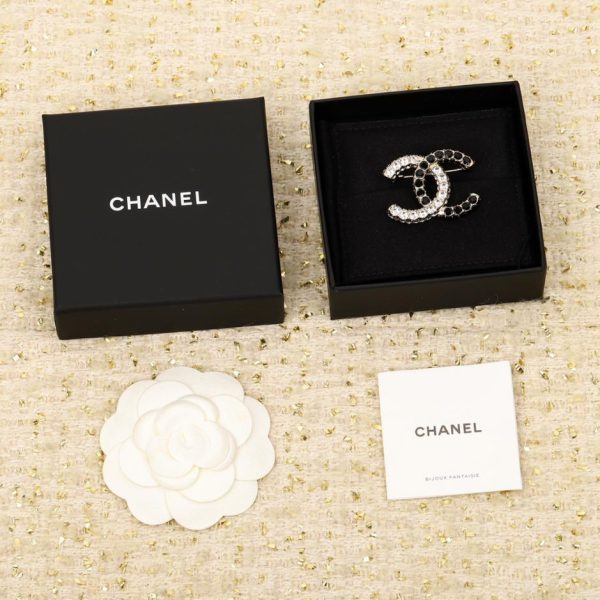 replica,repliche,fake,1:1,earrings,bracelet,ring,jewelry Spilla doppia C di Chanel