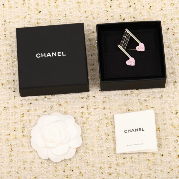 replica,repliche,fake,1:1,earrings,bracelet,ring,jewelry Spilla d’amore con nota musicale Chanel