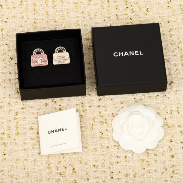replica,repliche,fake,1:1,earrings,bracelet,ring,jewelry Spilla per borsa Chanel