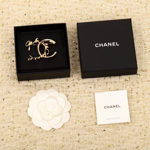 replica,repliche,fake,1:1,earrings,bracelet,ring,jewelry Spilla doppia C di Chanel