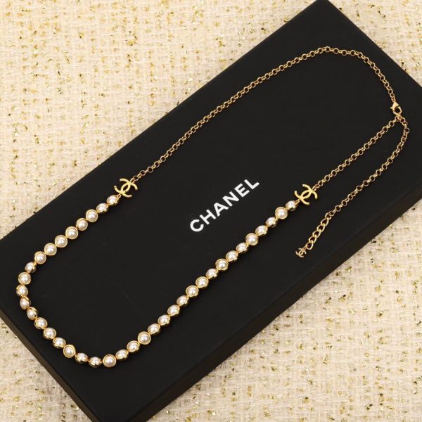 Collana Chanel mezza perla e mezza catena