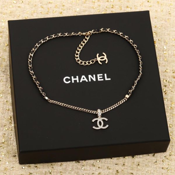 replica,repliche,fake,1:1,earrings,bracelet,ring,jewelry Collana Chanel doppia C con catena girocollo in pelle