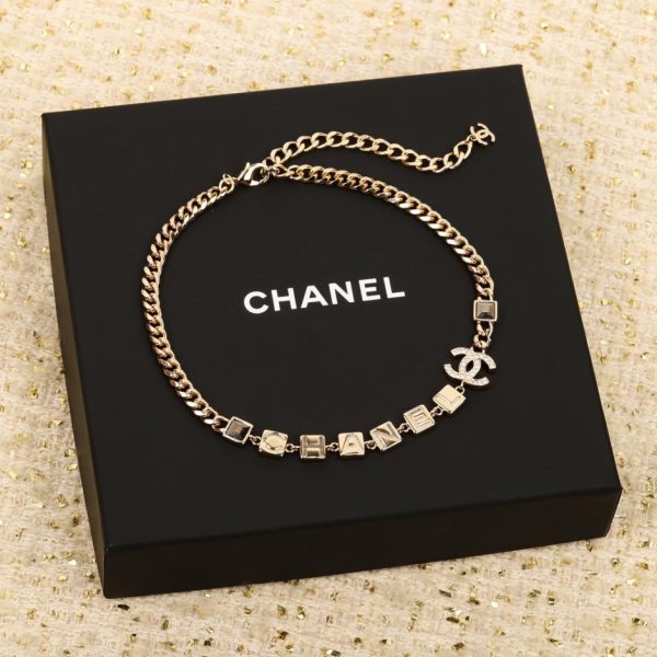 replica,repliche,fake,1:1,earrings,bracelet,ring,jewelry Collana girocollo Chanel con diamanti quadrati neri