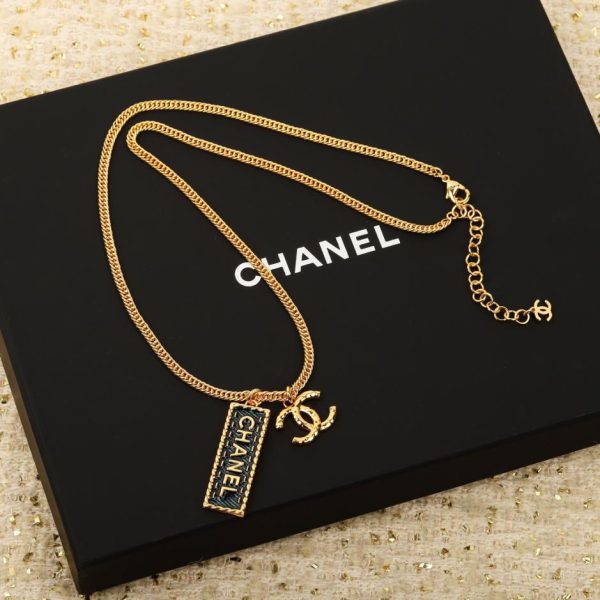 replica,repliche,fake,1:1,earrings,bracelet,ring,jewelry Collana quadrata blu denim Chanel