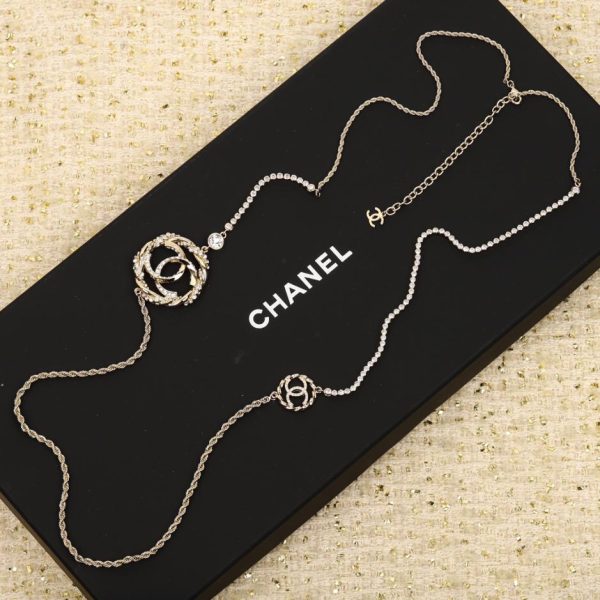replica,repliche,fake,1:1,earrings,bracelet,ring,jewelry Maglione a doppia C con motivo a bottoni Chanel