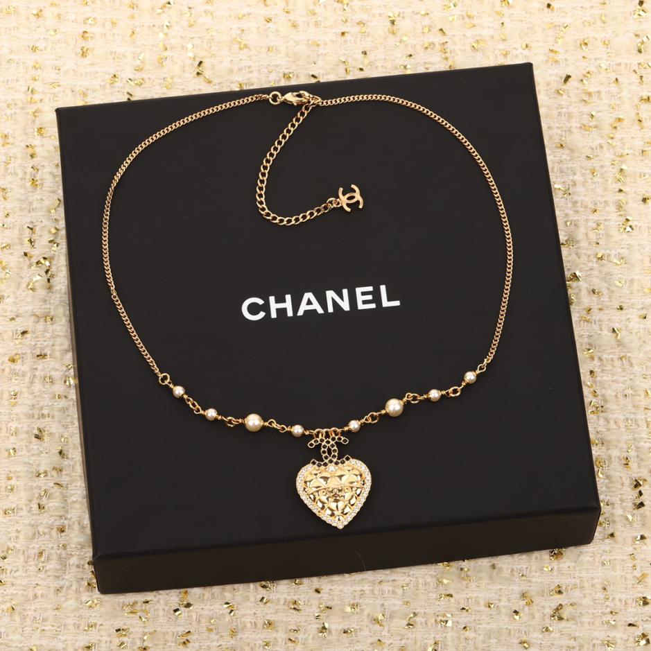 replica,repliche,fake,1:1,earrings,bracelet,ring,jewelry Collana Chanel Love piccola con diamanti neri pieni di diamanti con doppia C replica,repliche,fake,1:1,earrings,bracelet,ring,jewelry Collana Chanel Love piccola con diamanti neri pieni di diamanti con doppia C