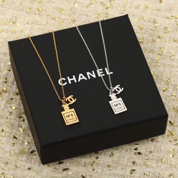 replica,repliche,fake,1:1,earrings,bracelet,ring,jewelry Collana con bottiglia d’acqua Chanel