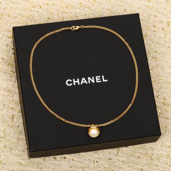 replica,repliche,fake,1:1,earrings,bracelet,ring,jewelry Collana Chanel con lettera doppia C a forma di perla