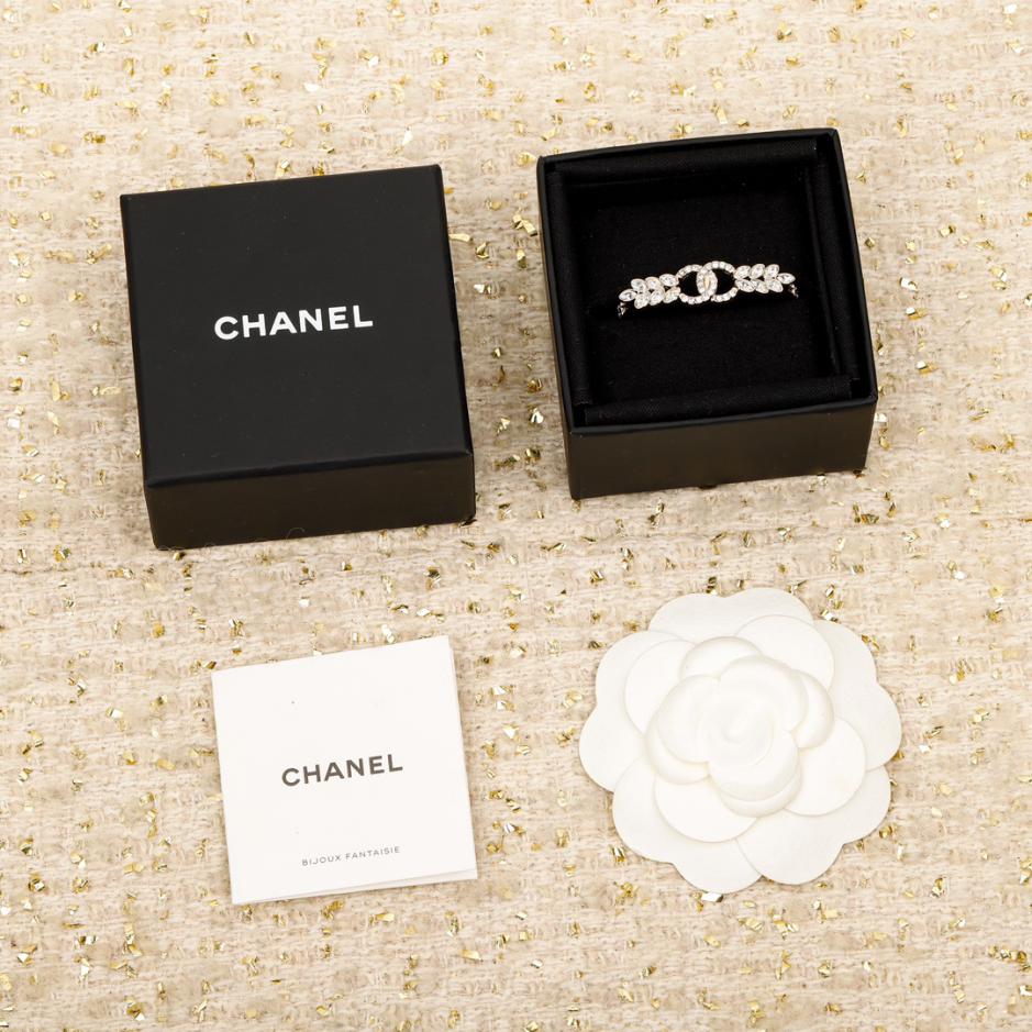replica,repliche,fake,1:1,earrings,bracelet,ring,jewelry Anello doppia C di grano Chanel replica,repliche,fake,1:1,earrings,bracelet,ring,jewelry Anello doppia C di grano Chanel