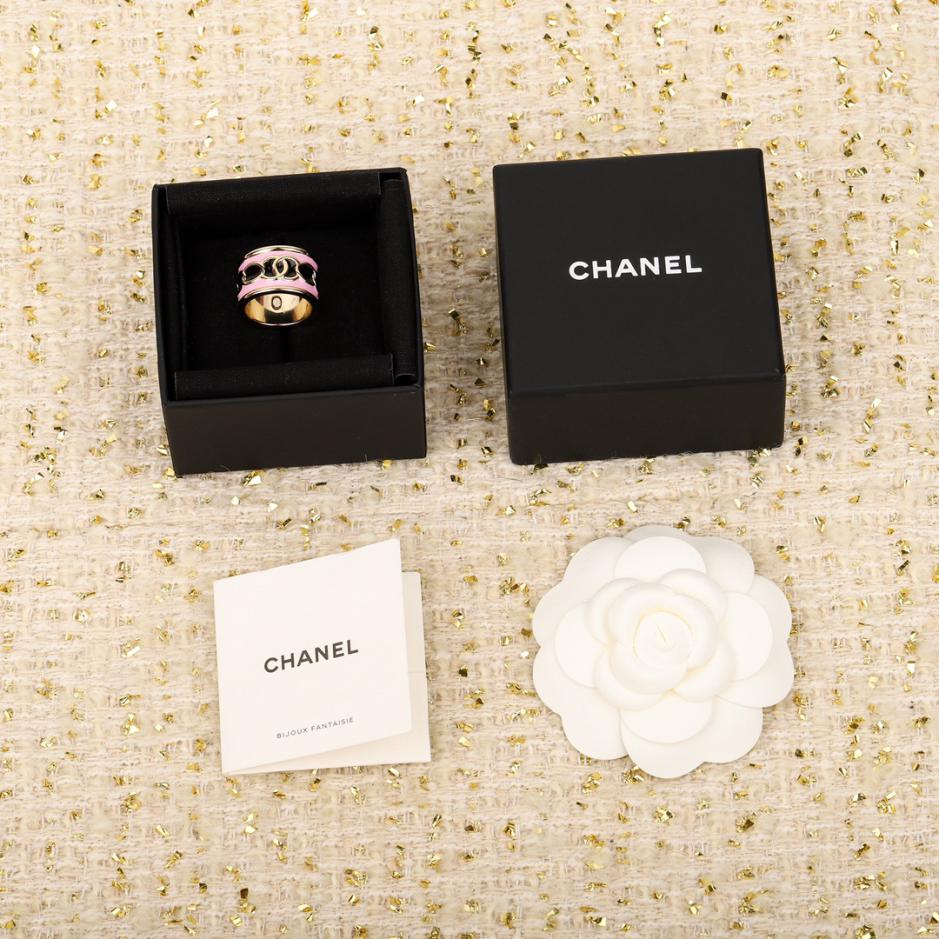 replica,repliche,fake,1:1,earrings,bracelet,ring,jewelry Anello Chanel con goccia di olio rosa replica,repliche,fake,1:1,earrings,bracelet,ring,jewelry Anello Chanel con goccia di olio rosa