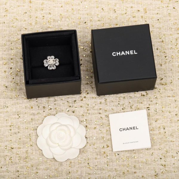 replica,repliche,fake,1:1,earrings,bracelet,ring,jewelry Anello quadrifoglio Chanel