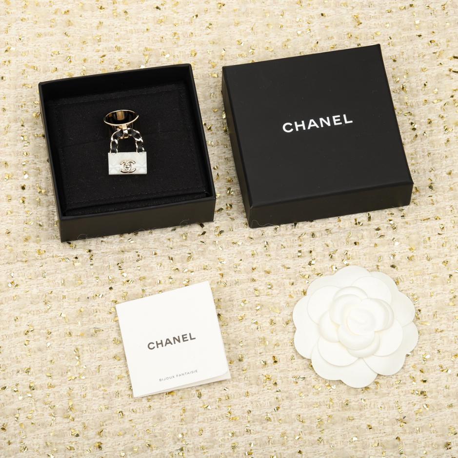 replica,repliche,fake,1:1,earrings,bracelet,ring,jewelry Anello per borsa Chanel replica,repliche,fake,1:1,earrings,bracelet,ring,jewelry Anello per borsa Chanel
