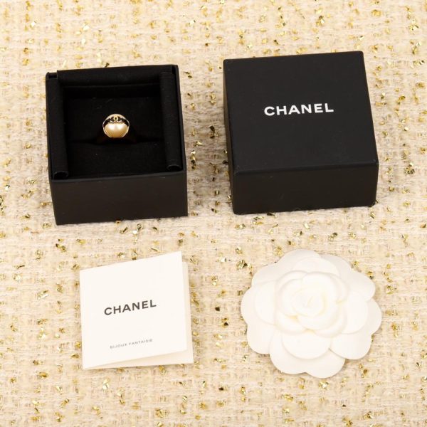 replica,repliche,fake,1:1,earrings,bracelet,ring,jewelry Anello con sfera Pokémon di Chanel