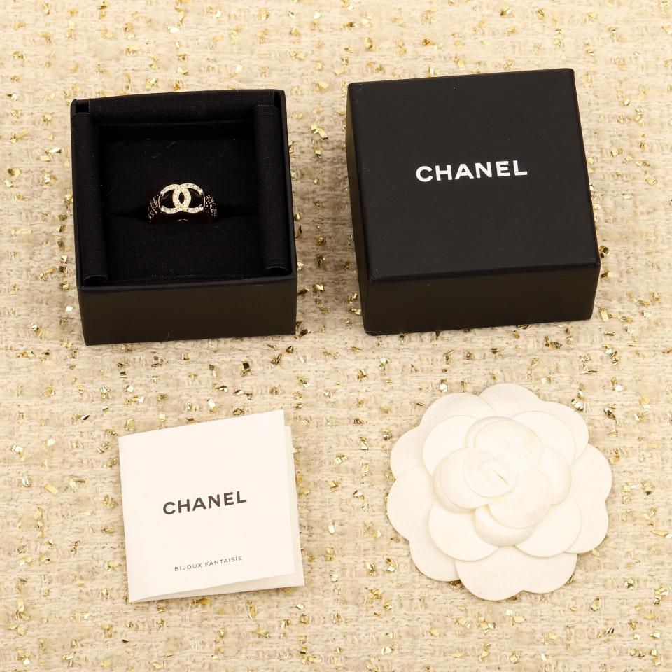 replica,repliche,fake,1:1,earrings,bracelet,ring,jewelry Anello doppia C di Chanel replica,repliche,fake,1:1,earrings,bracelet,ring,jewelry Anello doppia C di Chanel