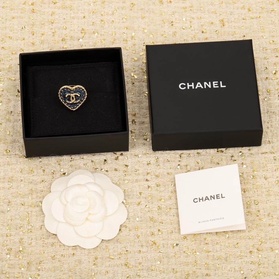 replica,repliche,fake,1:1,earrings,bracelet,ring,jewelry Anello dell’amore blu denim Chanel replica,repliche,fake,1:1,earrings,bracelet,ring,jewelry Anello dell’amore blu denim Chanel