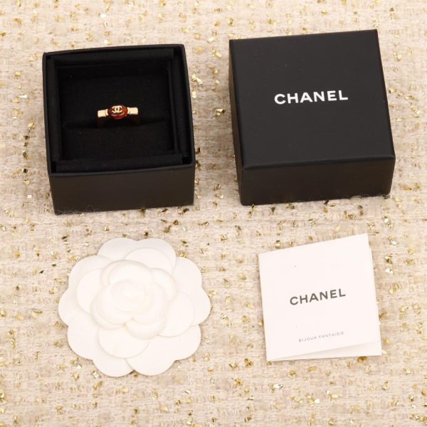 replica,repliche,fake,1:1,earrings,bracelet,ring,jewelry Anello Chanel piccolo a forma di fagiolo marrone