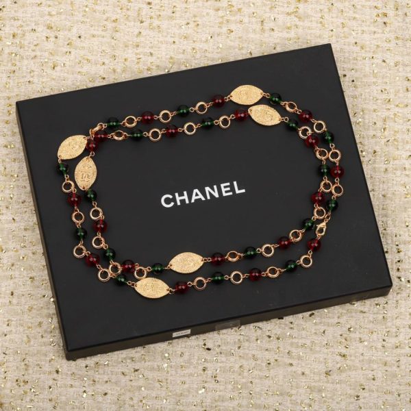 replica,repliche,fake,1:1,earrings,bracelet,ring,jewelry Catena lunga con medaglia d’oro ovale con perline bicolore Chanel