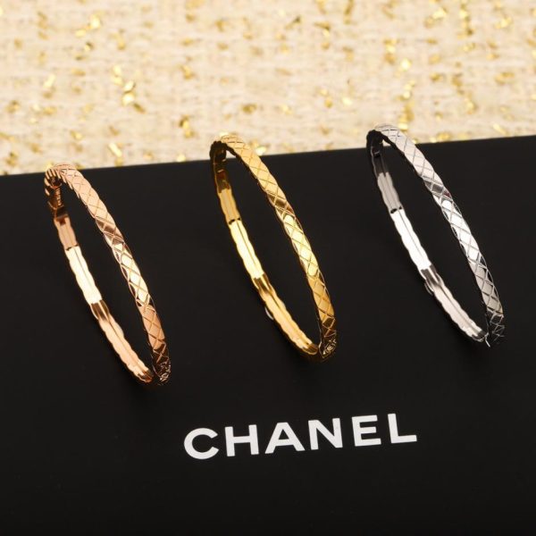 Bracciale stretto Chanel senza diamanti