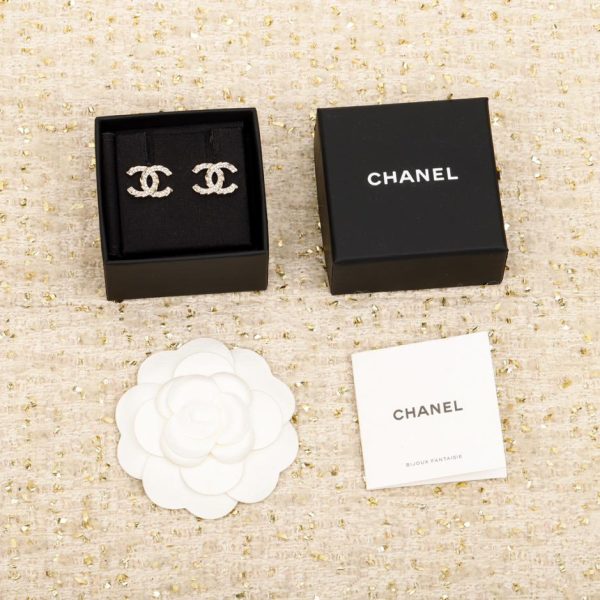 Orecchini doppia C ondulati Chanel