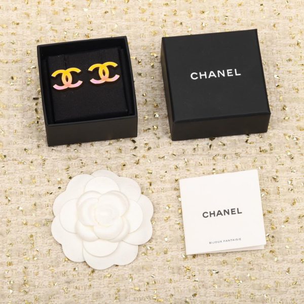 Orecchini doppia C Chanel in bianco e nero