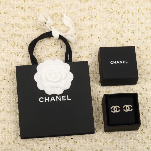 Orecchini di perle doppia C Chanel