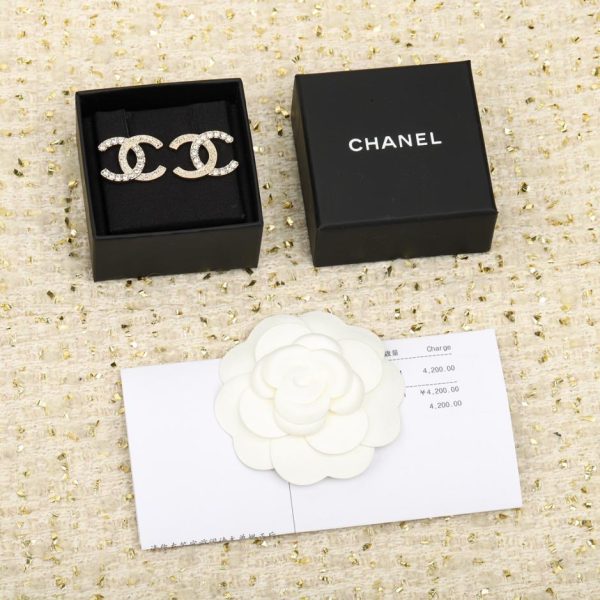 Orecchini Chanel doppia C con strass