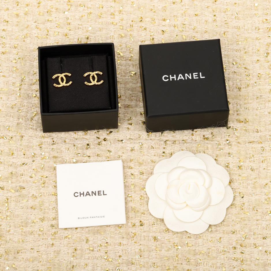 replica,repliche,fake,1:1,earrings,bracelet,ring,jewelry Orecchini Chanel C in oro replica,repliche,fake,1:1,earrings,bracelet,ring,jewelry Orecchini Chanel C in oro