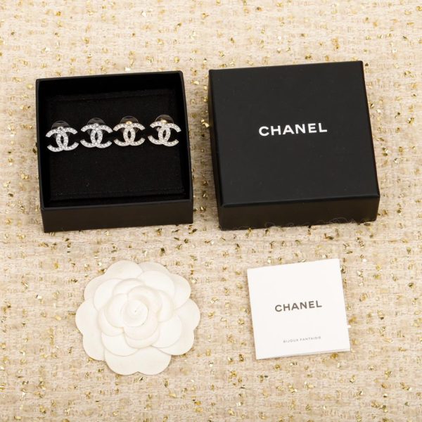 Orecchini classici doppia c di Chanel