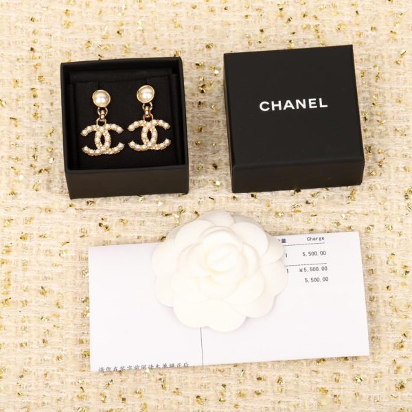 Orecchini di perle doppia C Chanel