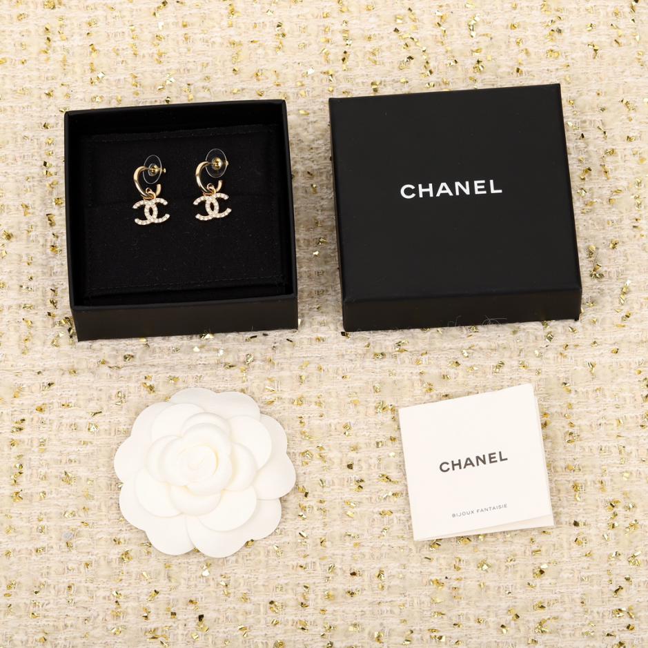 replica,repliche,fake,1:1,earrings,bracelet,ring,jewelry Orecchini Chanel doppia C con gancio in oro replica,repliche,fake,1:1,earrings,bracelet,ring,jewelry Orecchini Chanel doppia C con gancio in oro