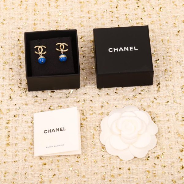 Orecchini Chanel Doppia C con perle blu